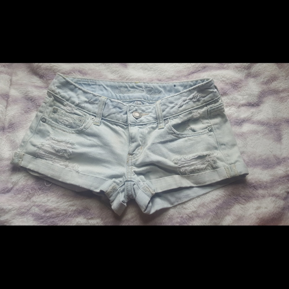American Eagle lightwash shorts size 00